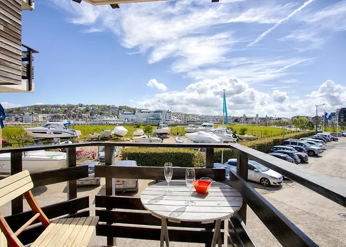 Deauville-port - Escapade Deauvillaise Dans Un * Deauville