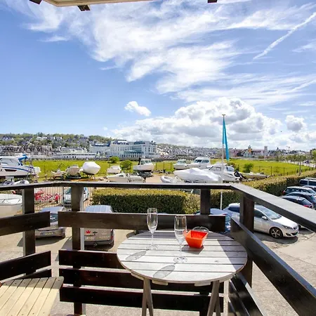 Deauville-port - Escapade Deauvillaise Dans Un * 도빌